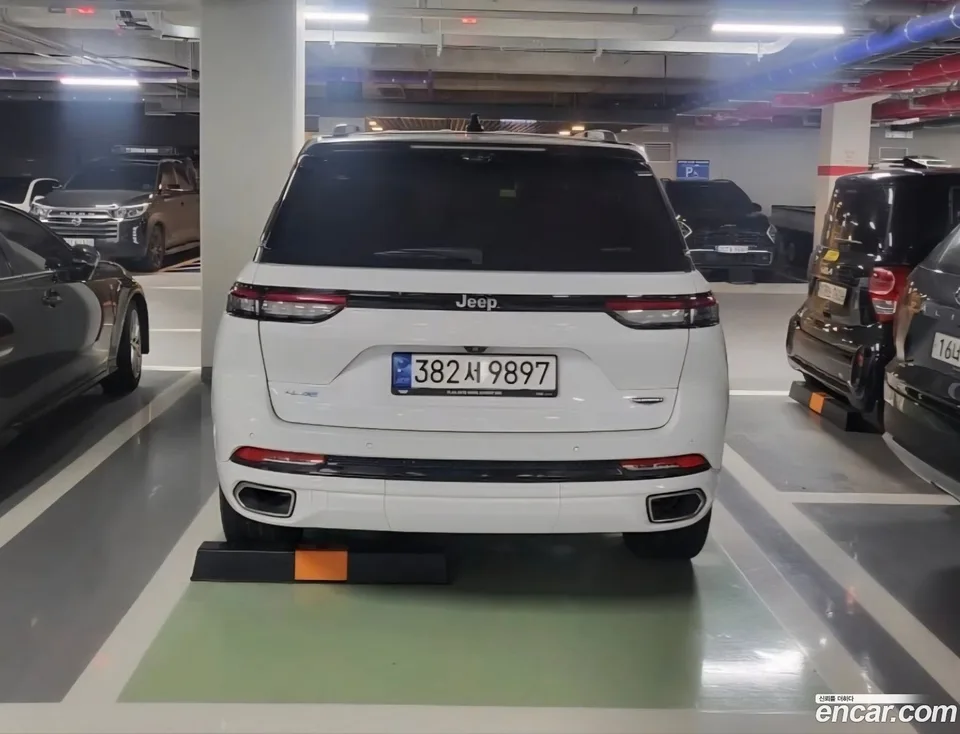 Jeep Grand Cherokee 4xe 2023 — миниатюра 4