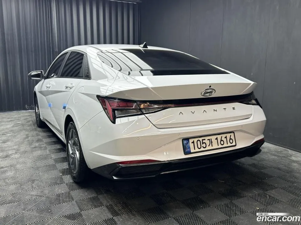 Hyundai Avante Hybrid 2022 — миниатюра 4