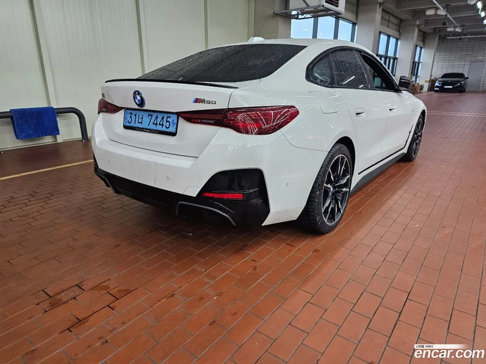 BMW i4 M50 2025 — миниатюра 4