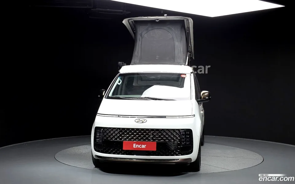 Hyundai Staria 2WD 2024 — thumbnail 3