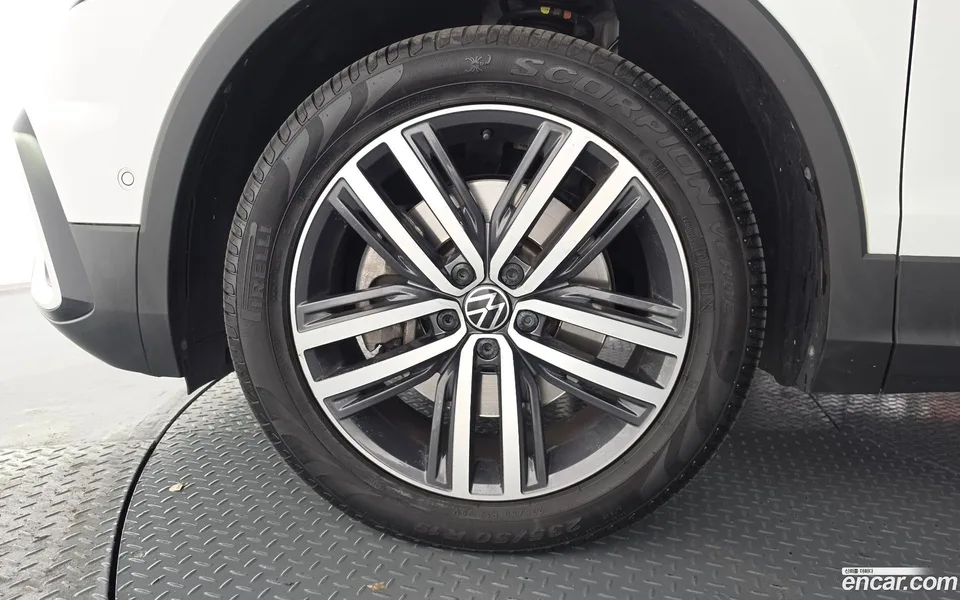 Volkswagen Tiguan Allspace 2.0 TSI 2024 — миниатюра 2