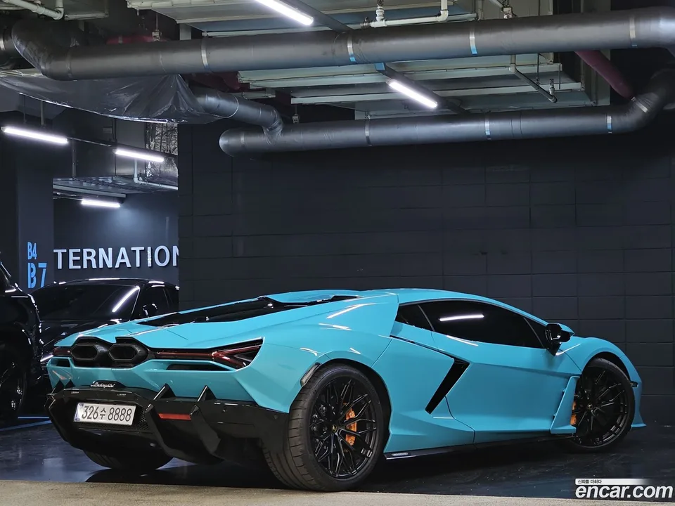 Lamborghini Revuelto 6.5 V12 2025 — миниатюра 5