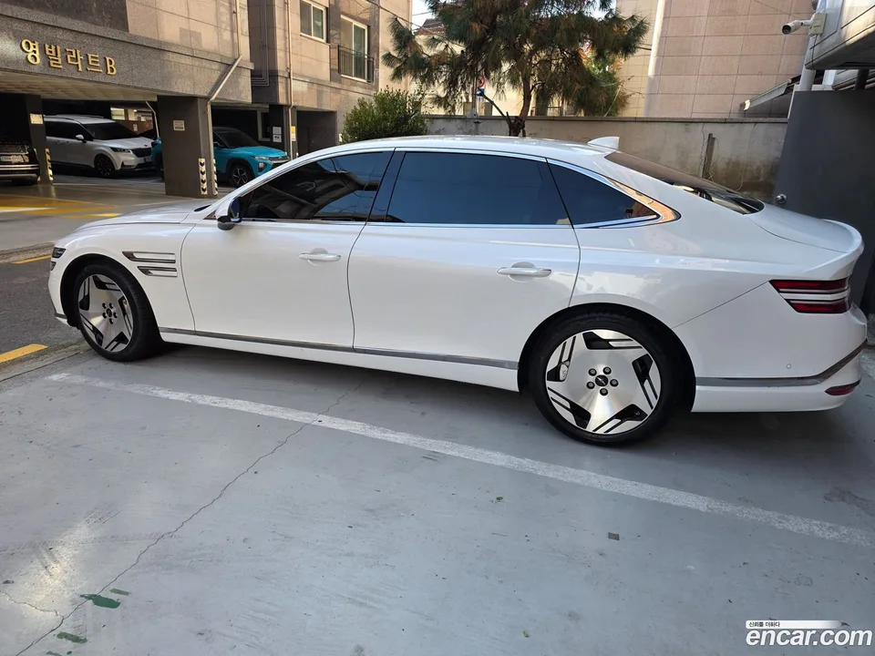Genesis Electrified G80 e-AWD 2025 — миниатюра 2