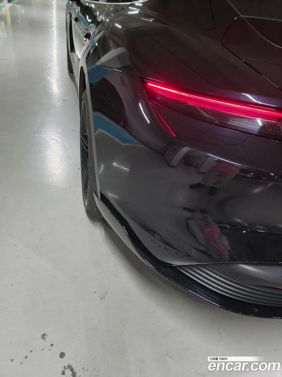 Porsche Taycan 2022 — миниатюра 4
