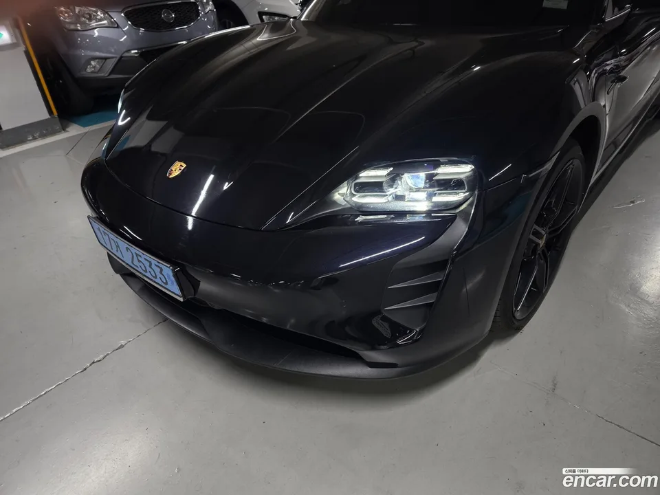 Porsche Taycan 2022