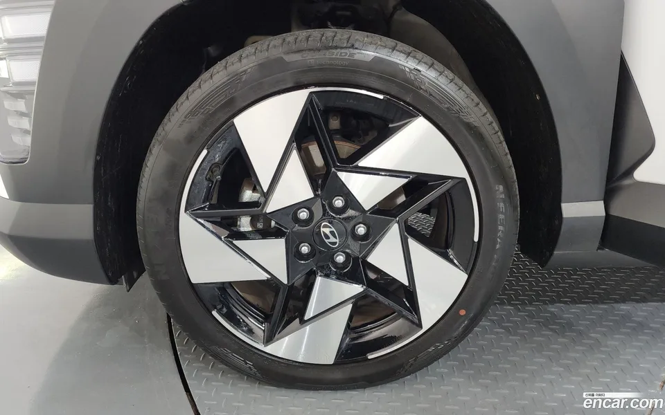 Hyundai Kona 1.6 2WD 2023 — миниатюра 2