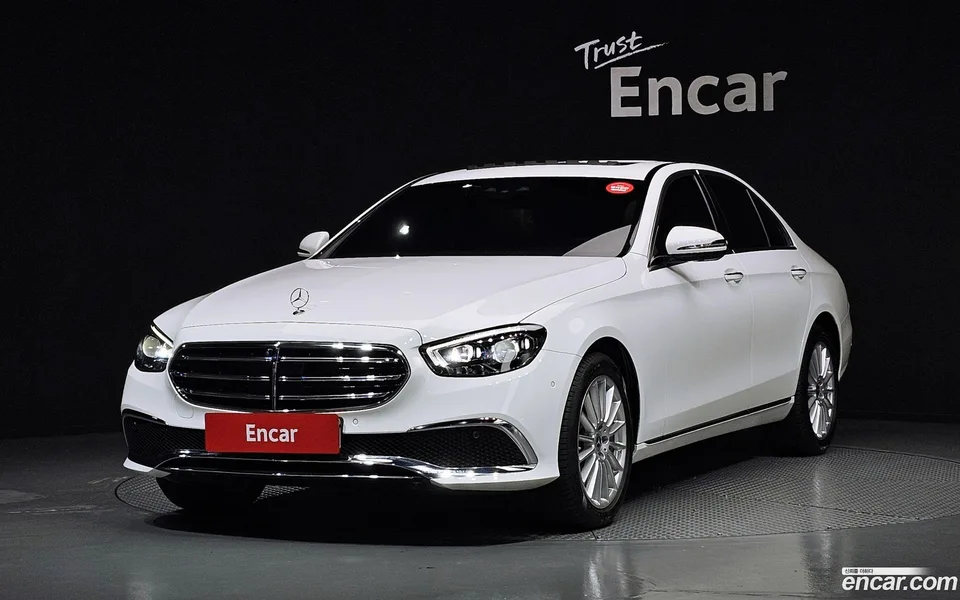 Mercedes-Benz E-Class 2022