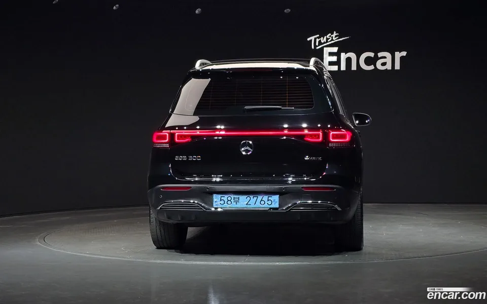 Mercedes-Benz EQB EQB300 4MATIC AMG 2023 — миниатюра 4