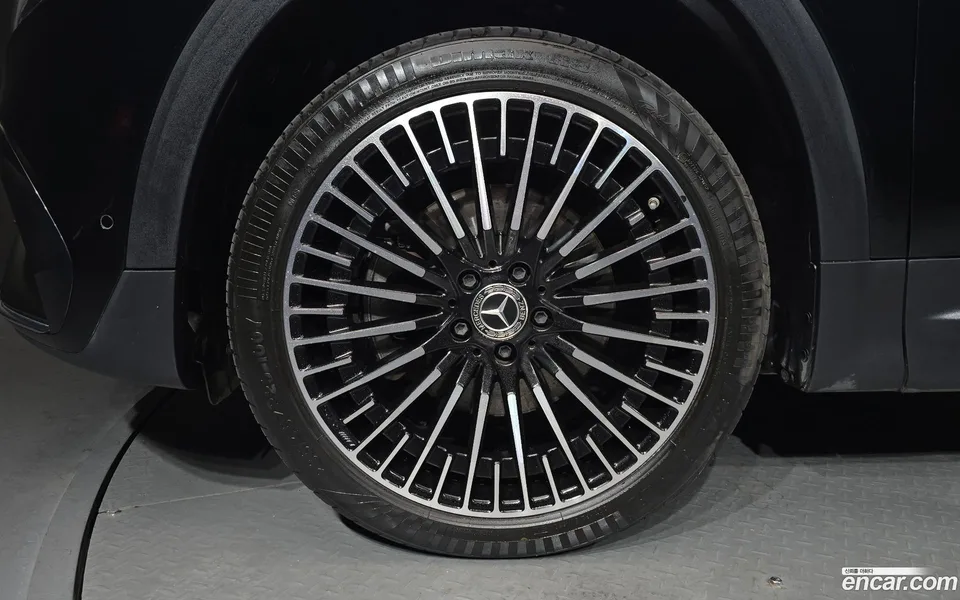 Mercedes-Benz EQB EQB300 4MATIC AMG 2023 — миниатюра 5