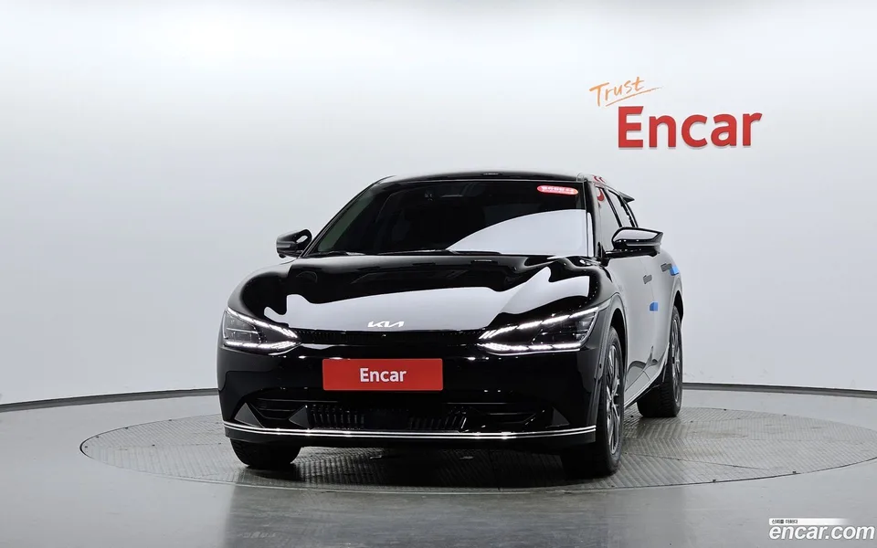 Kia EV6 2023 — миниатюра 3