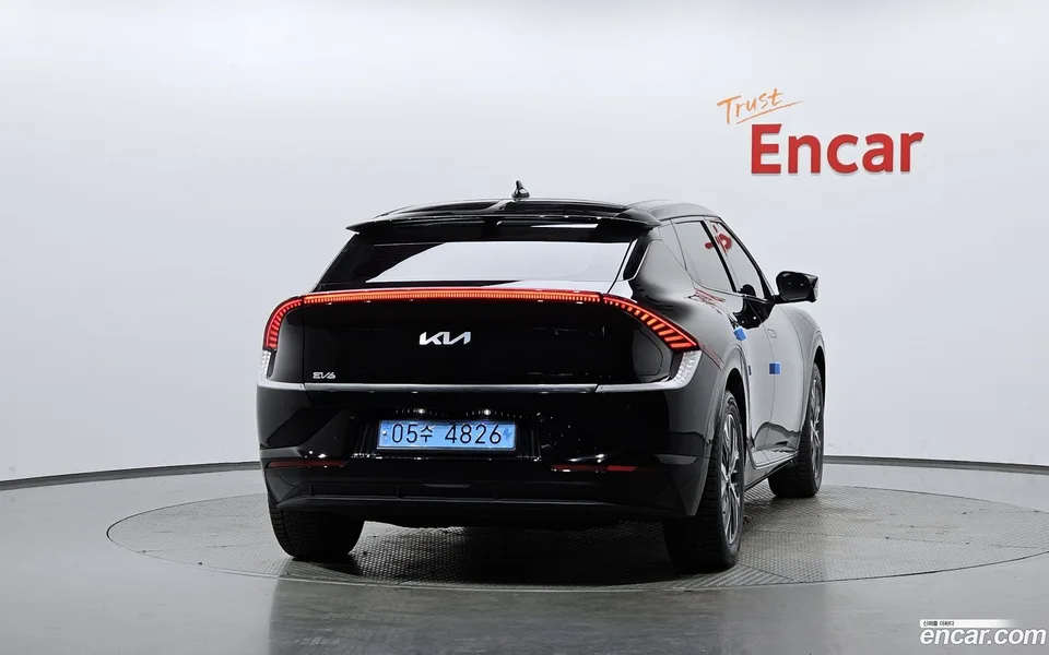Kia EV6 2023 — миниатюра 4