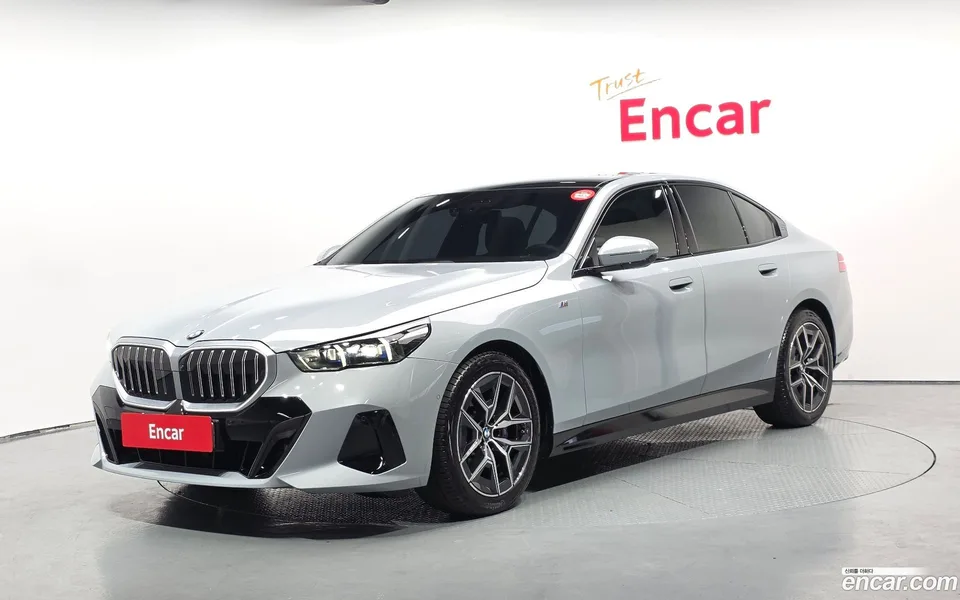 BMW 5 Series 520i M 2024 — photo 1, buy with delivery to Moscow
