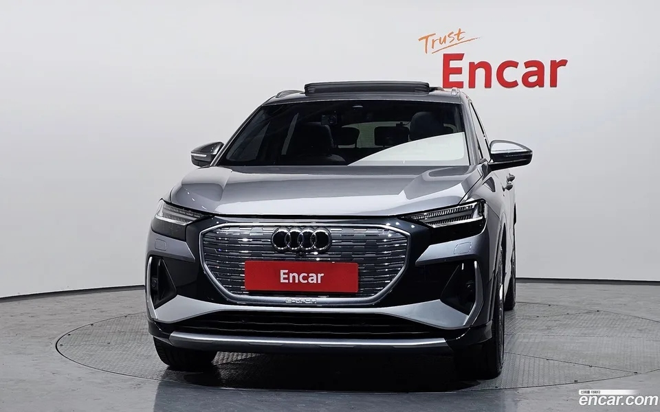 Audi Q4 e-tron 45 2025 — миниатюра 3
