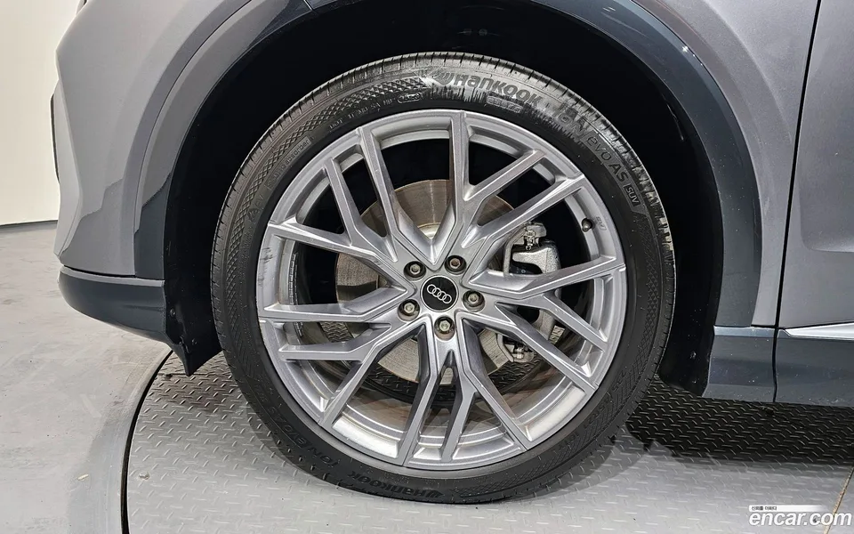Audi Q4 e-tron 45 2025 — миниатюра 5