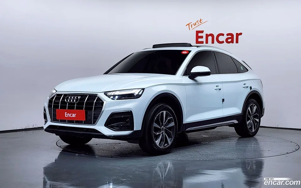 Audi Q5 45 TFSI 2022 — photo 1, buy with delivery to Moscow