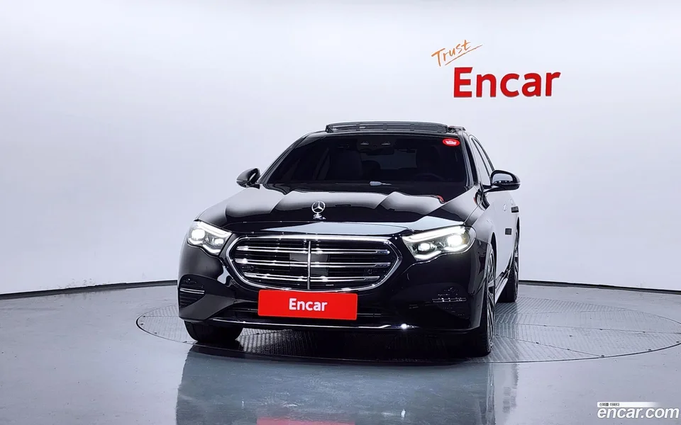 Mercedes-Benz E-Class E300 4MATIC 2025 — миниатюра 3