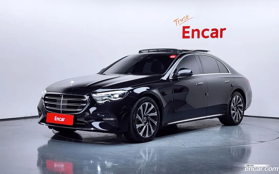 Mercedes-Benz E-Class E300 4MATIC 2025 — фото 1, купить с доставкой в Москву