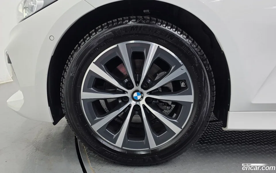 BMW 3 Series 320i 2023 — миниатюра 5