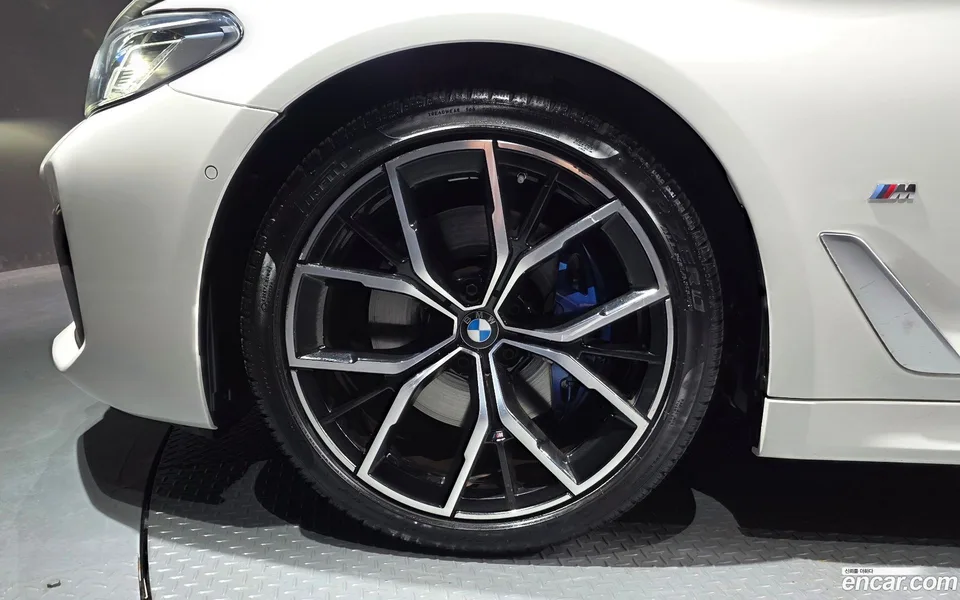 BMW 5 Series 530i M 2022 — миниатюра 2