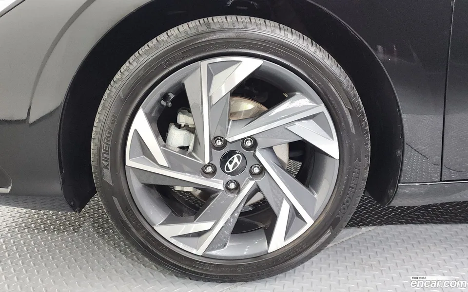 Hyundai Avante CN7 1.6 2023 — миниатюра 2