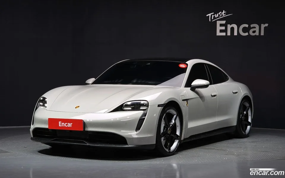 Porsche Taycan 2024