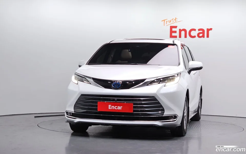 Toyota Sienna 2.5 AWD 2024 — миниатюра 3