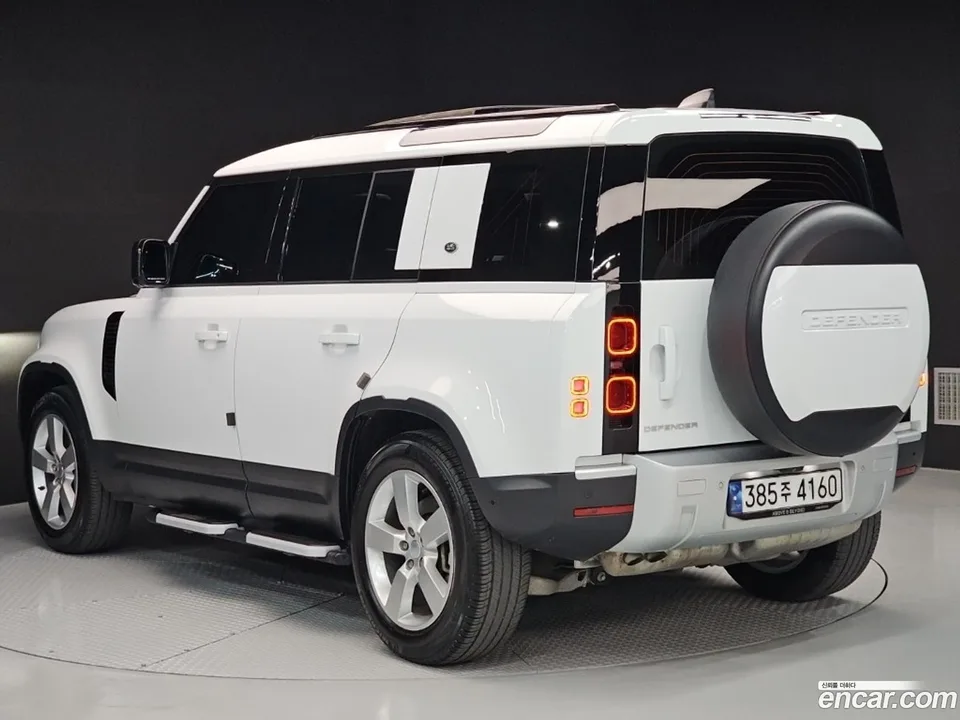 Land Rover Defender 110 D300 HSE 2023 — миниатюра 4