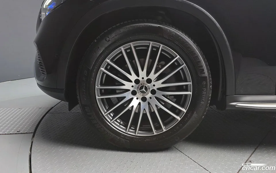 Mercedes-Benz GLC-Class GLC300 4MATIC 2025 — миниатюра 5