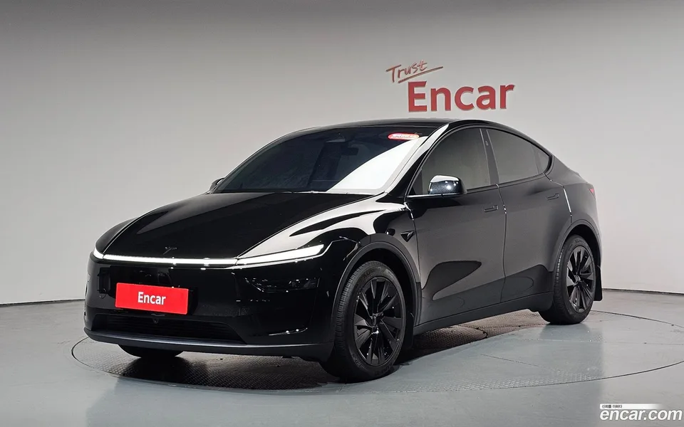 Tesla Model Y 2025