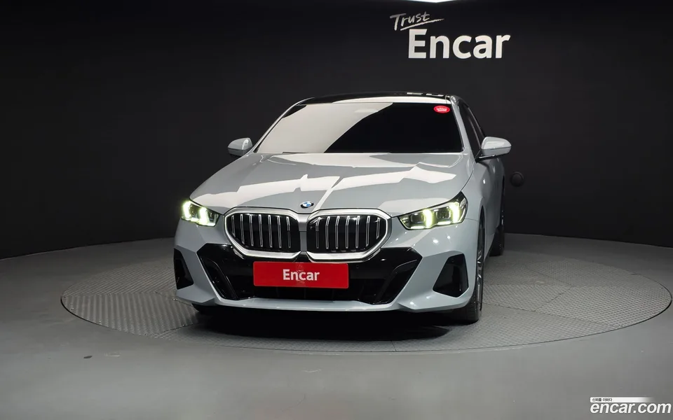 BMW 5 Series 520i M 2025 — миниатюра 3