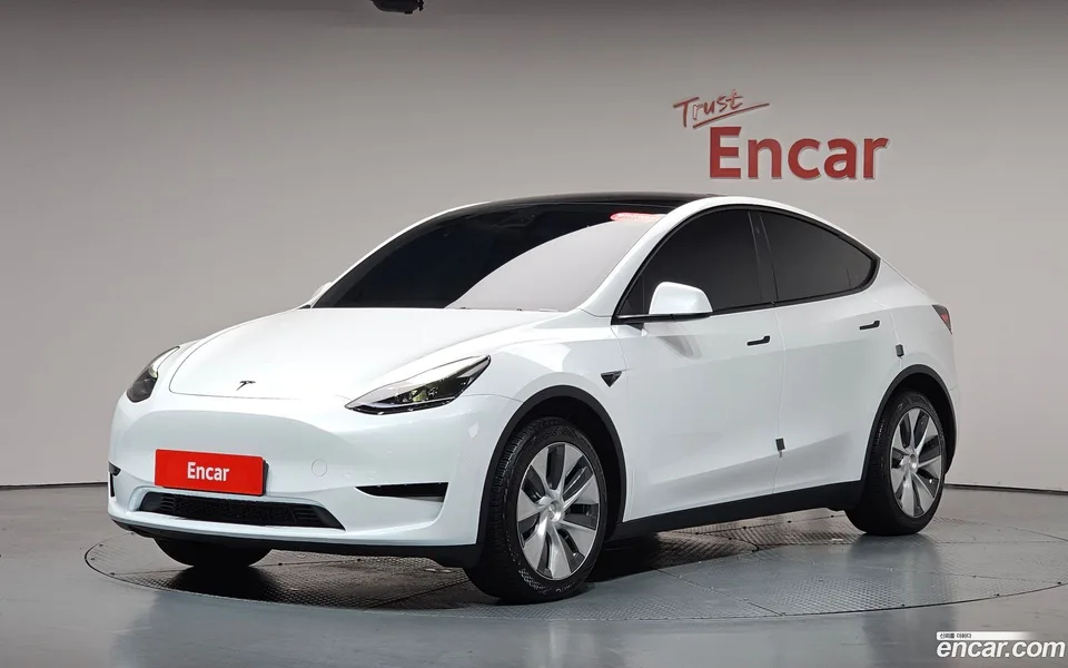 Tesla Model Y 2024