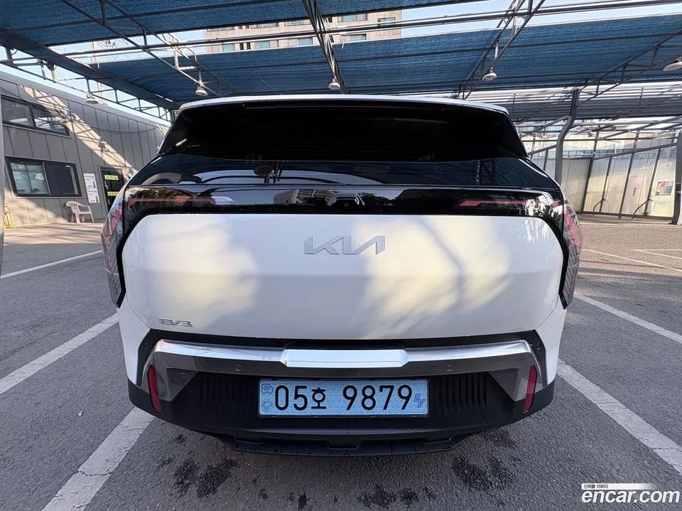 Kia EV3 2WD 2026 — thumbnail 3
