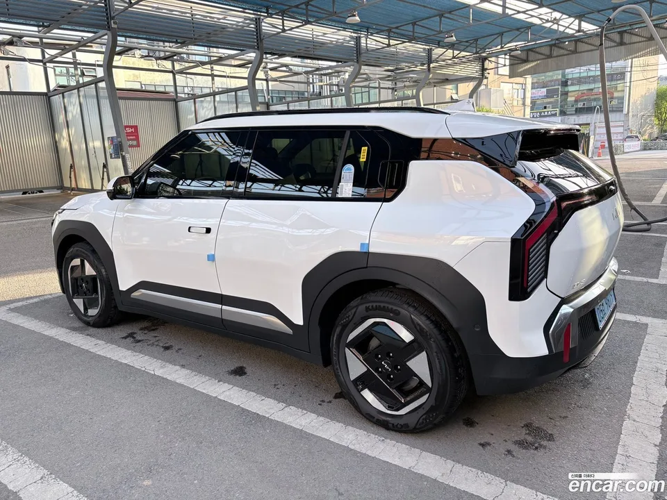 Kia EV3 2WD 2026 — thumbnail 4