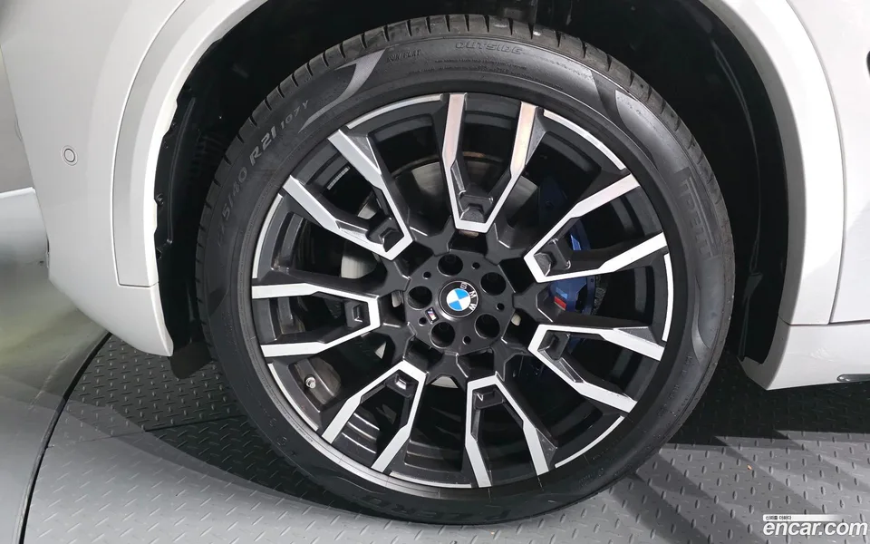 BMW X5 xDrive 40i M 2025 — миниатюра 2