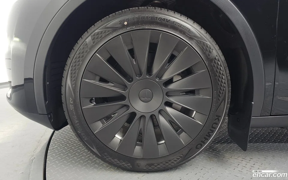 Tesla Model Y RWD 2024 — миниатюра 5