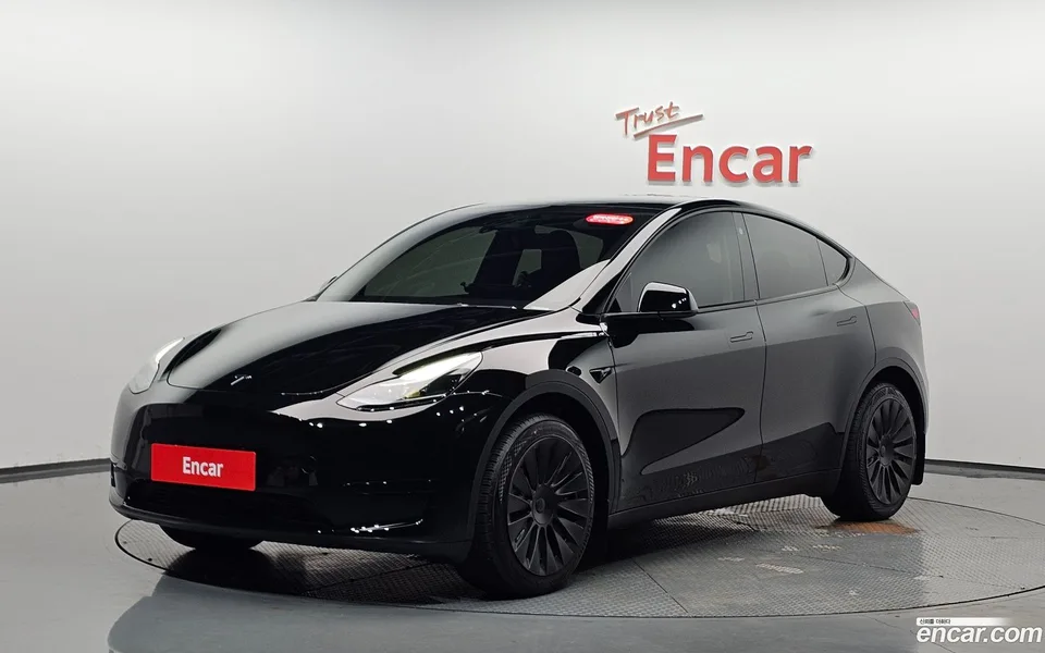 Tesla Model Y 2024