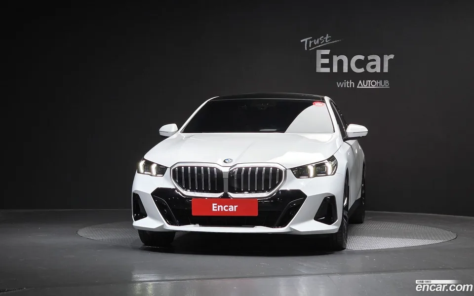 BMW 5 Series 530i xDrive M 2025 — миниатюра 3