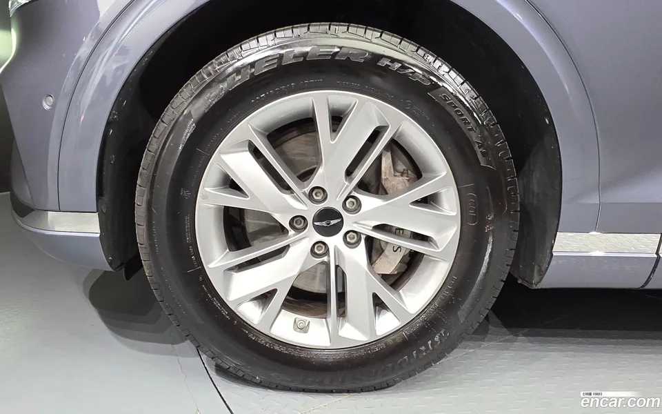 Genesis GV70 2.5T 2WD 2025 — миниатюра 2