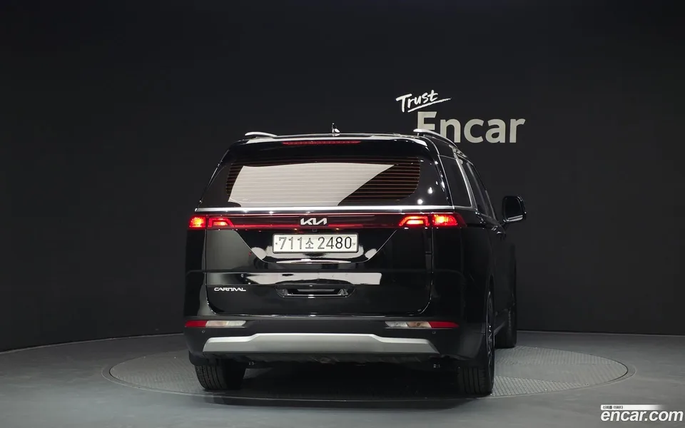 Kia Carnival 11 2023 — thumbnail 4