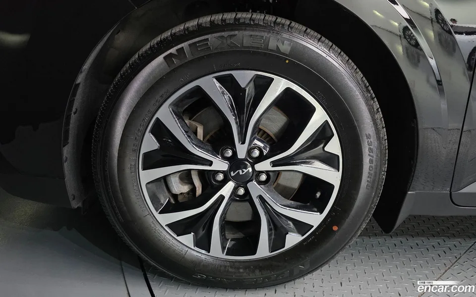 Kia Carnival 11 2023 — thumbnail 5