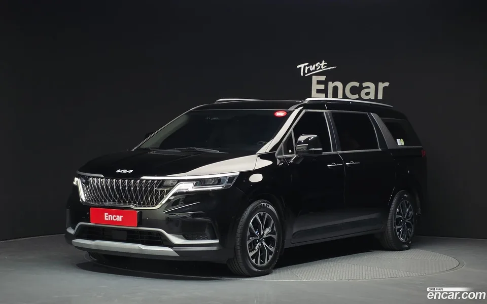 Kia Carnival 11 2023 — photo 1, buy with delivery to Moscow