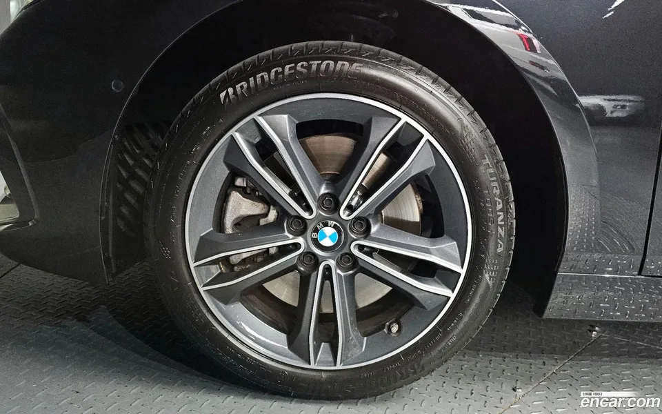 BMW 1 Series 120i 2024 — миниатюра 2