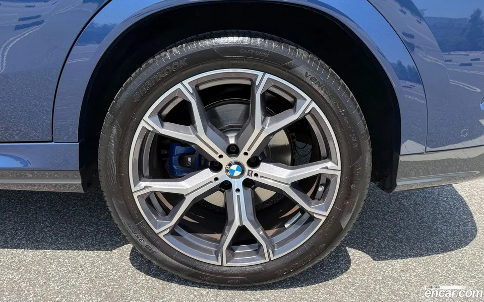 BMW X6 xDrive40i M 2023 — миниатюра 2