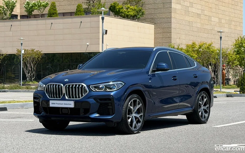 BMW X6 xDrive40i M 2023 — фото 1, купить с доставкой в Москву
