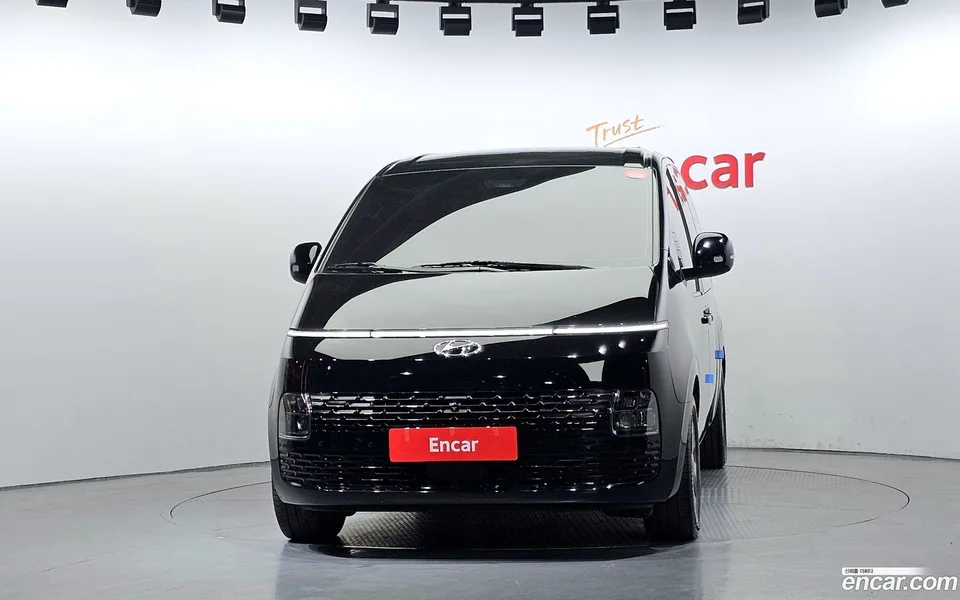 Hyundai Staria L3.5 9 2023 — миниатюра 3
