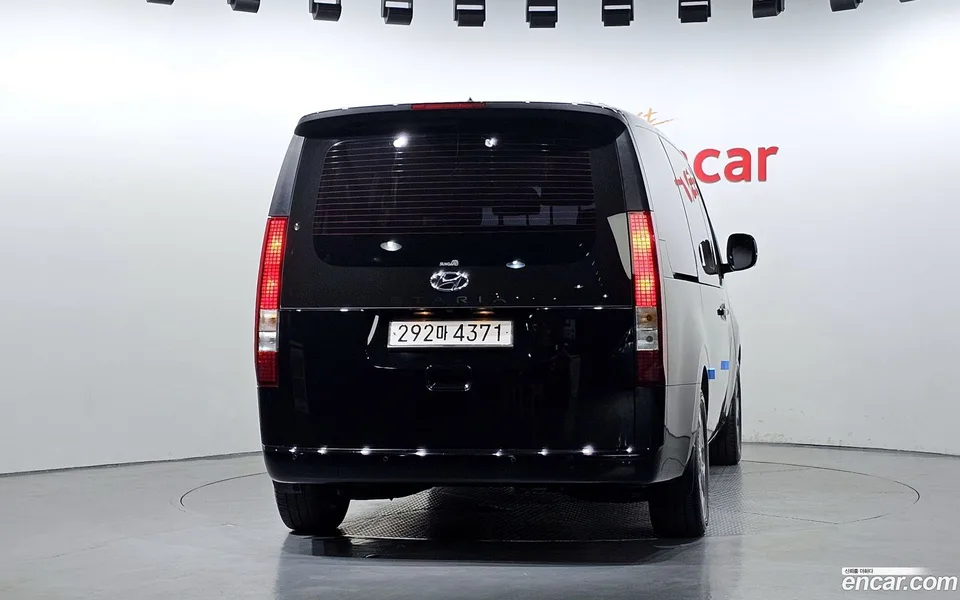 Hyundai Staria L3.5 9 2023 — миниатюра 4