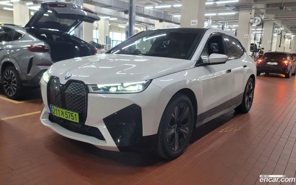 BMW iX 2025