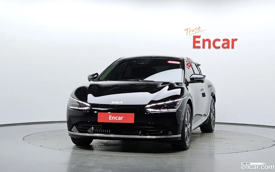 Kia EV6 2023 — миниатюра 3