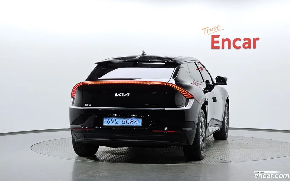 Kia EV6 2023 — миниатюра 4