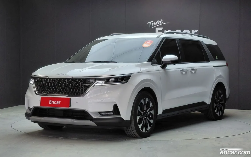 Kia Carnival 9 2022 — photo 1, buy with delivery to Moscow